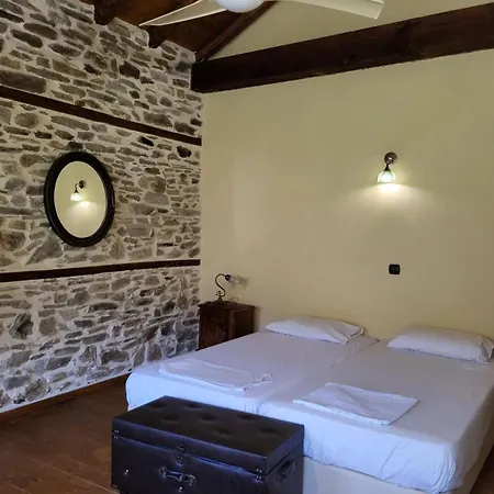 Rustic House בית נופש *